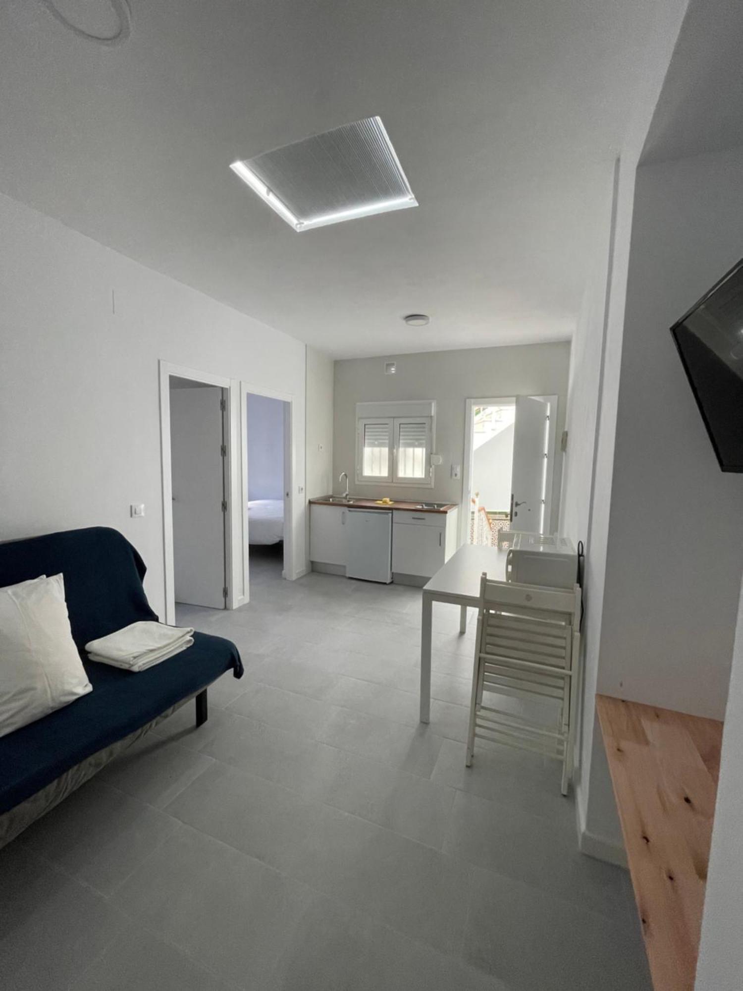Ch II Apartments Zona De Ocio Nocturno โกนิล เด ลาฟรอนเตรา ภายนอก รูปภาพ