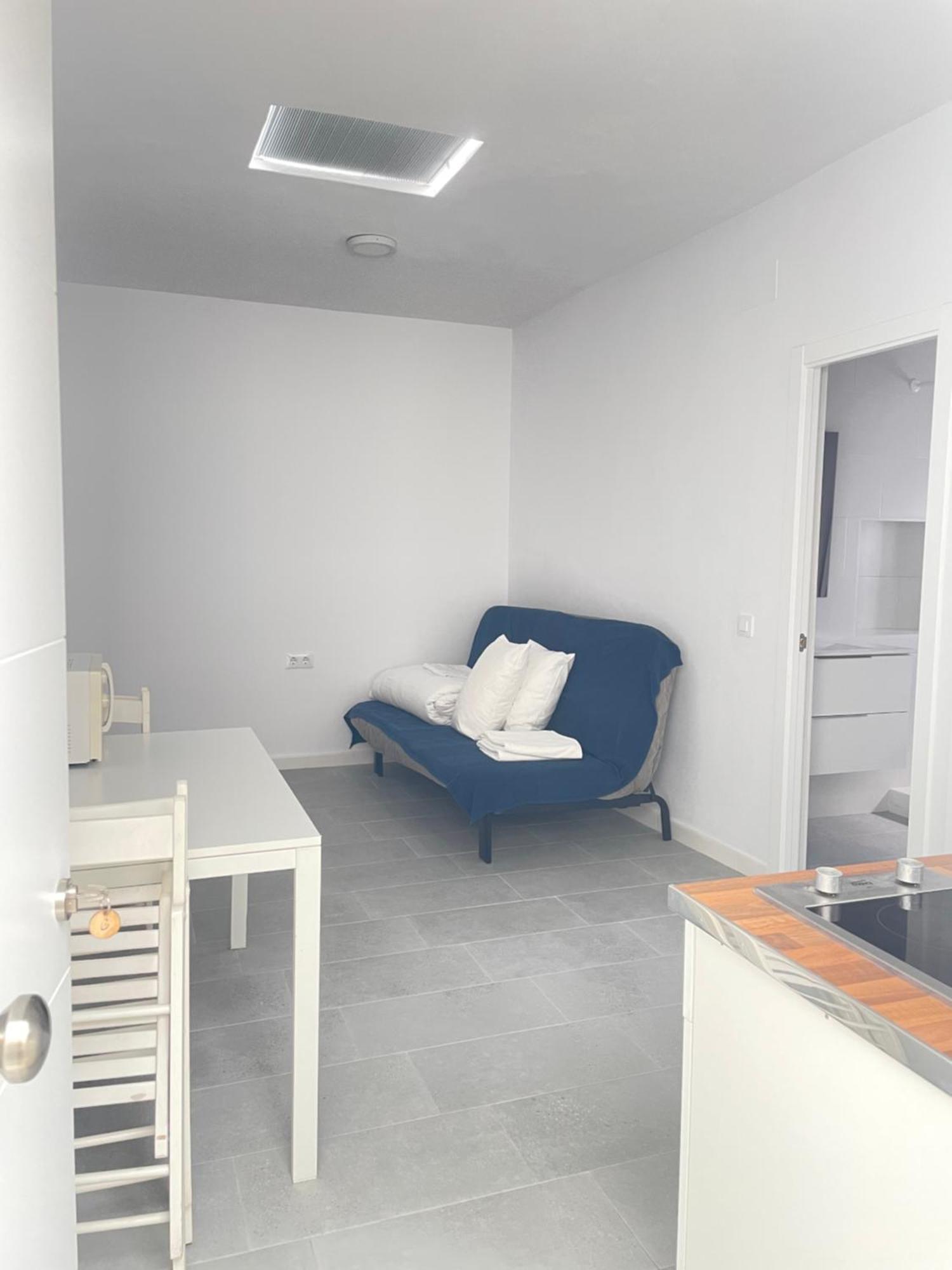 Ch II Apartments Zona De Ocio Nocturno โกนิล เด ลาฟรอนเตรา ภายนอก รูปภาพ