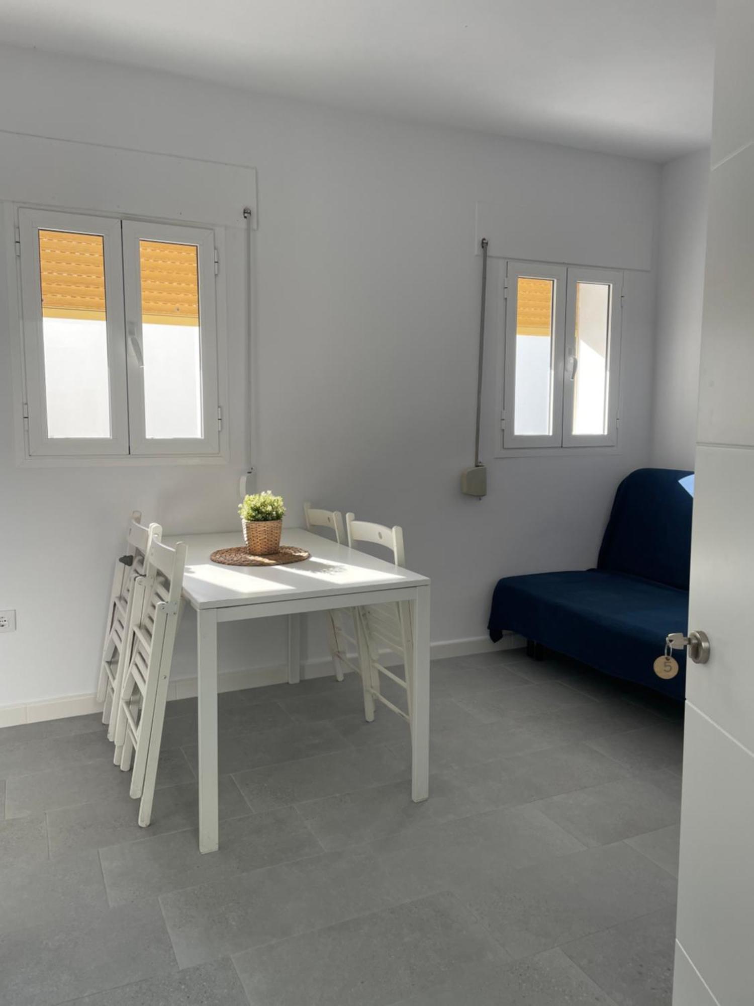 Ch II Apartments Zona De Ocio Nocturno โกนิล เด ลาฟรอนเตรา ภายนอก รูปภาพ