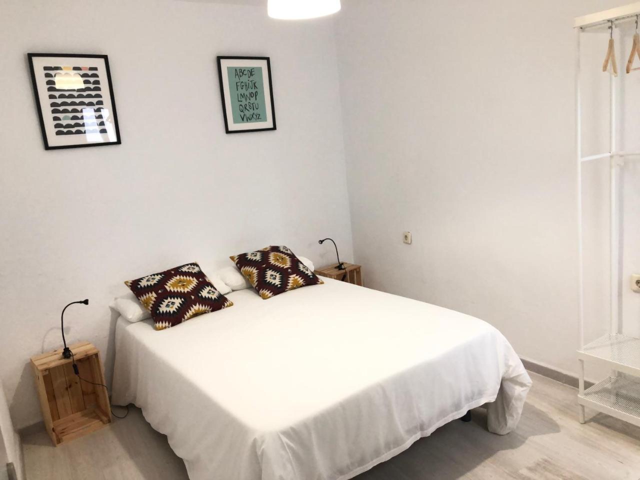 Ch II Apartments Zona De Ocio Nocturno โกนิล เด ลาฟรอนเตรา ภายนอก รูปภาพ